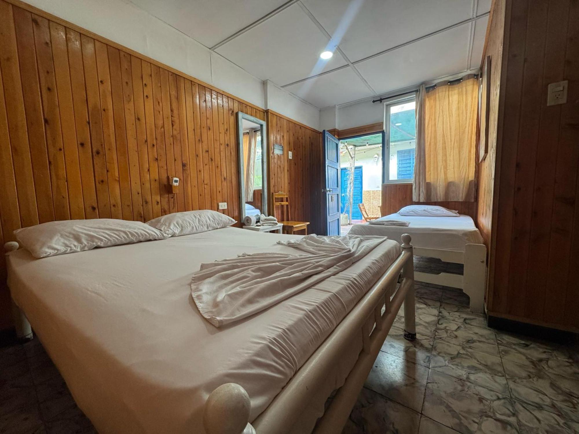Hostal Luna Llena Getsemani Cartagena Buitenkant foto